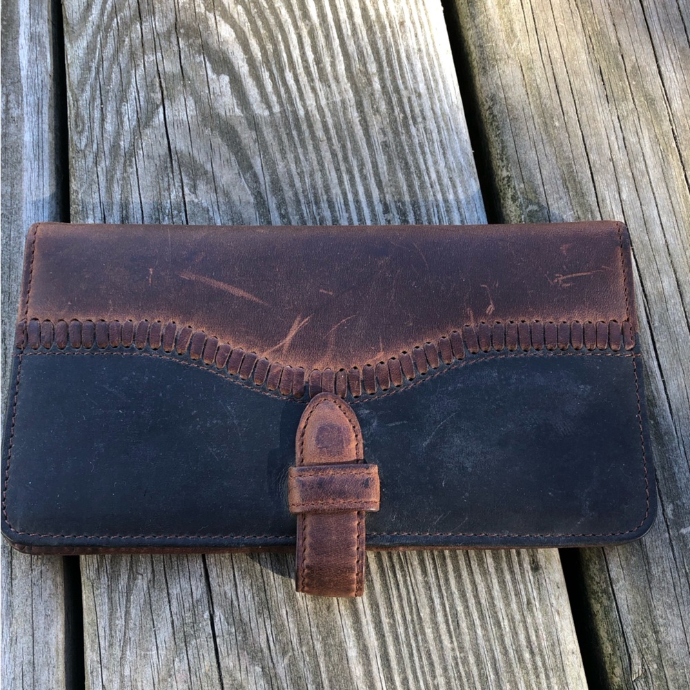 SILVER CREEK CLASSICS Rawhide Checkbook Credit Card Wallet / Brown Leather